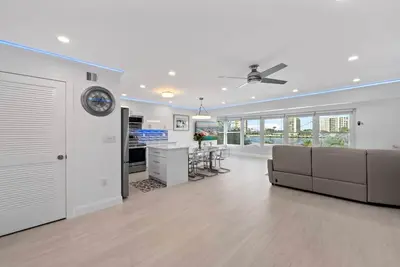 Image de Newly Renovated & Modern 2-bedroom condo in Clearwater Beach!
