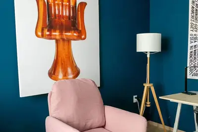 Image de Art-Inspired Home Office suite Ac+1QueenBed+Desk - 1