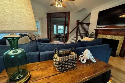 Image de Fully renovated Classic Maine Beach House with A/C and Wifi close to the beach
