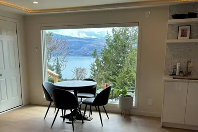 Image de Menu Vista Modern Lakeview Retreat