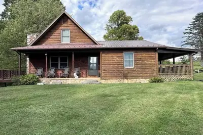Image de Secluded home with breathtaking Mountain views.