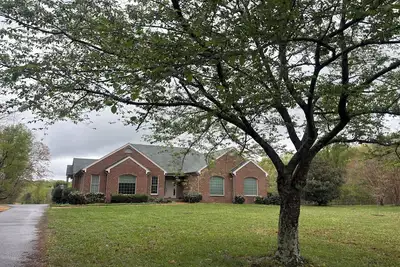 Image de Large & spacious main house unit