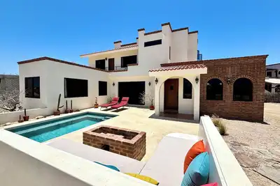 Image de Hilltop Baja Hacienda with Ocean & Desert Views