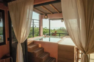 Penthouse with pool & ocean view
