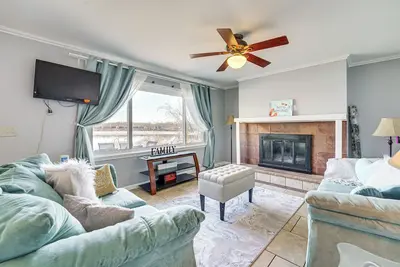 Image de Belleville Lake House w/ Fire Pit & Patio!