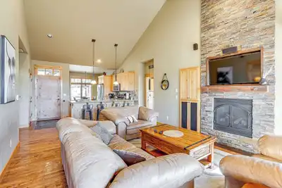 Image de Mountain-View Cabin Near Trails in Powell Butte!