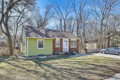 Image de Walk to Iowa State University: Pet-Friendly Apt!