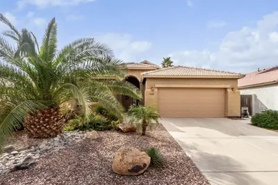 Image de Resort-style 3-bedroom house with Ac, WiFi, pool on golf course San Tan Valley