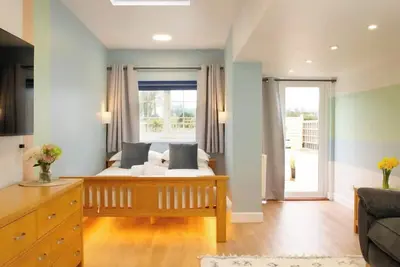 Image de Light Spacious Studio Apartment with Terrace