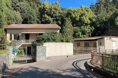 Image de Maison du Pont – Grande maison familiale entre montagne, rivière et mer.