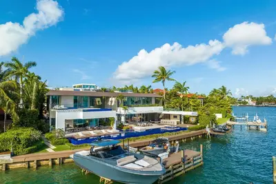 Image de Coconut Grove Ultra-Luxury Resort-Style Mansion