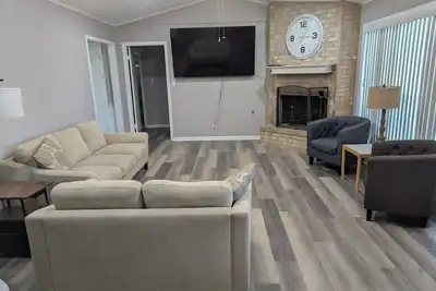 Image de Spacious, Fully Remodeled Retreat in Family Friendly Friendswood