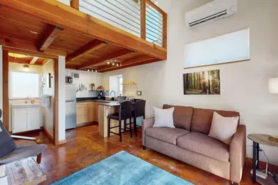 Image de Cottage by Sequoia Zoo