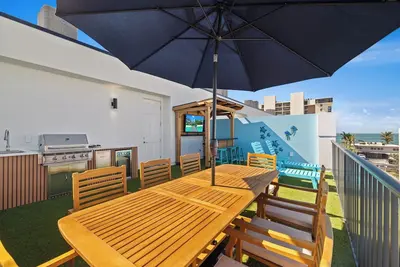 Image de New|Across Beach|Heated Pool|Elevator|Games
