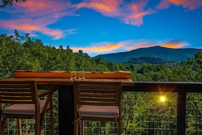 Image de New*Luxe Cabin*4Ever Mountain Views*HotTub*Firepit