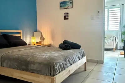 Image de Startfish #2 Apartment 9 Min to Airport Free Wi-Fi