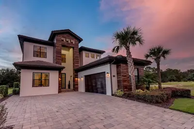 The Luxe Gaming Lair-Tt302