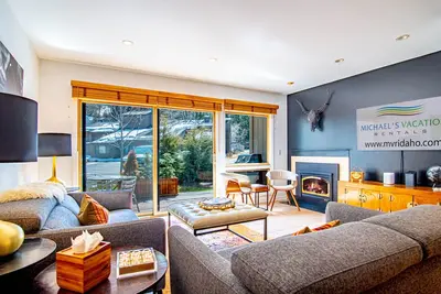 Image de Next to Warm Springs Lodge + Heated Pool