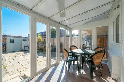 Image de 5 Bed House - Sleeps 11 - Garden