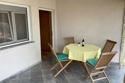 Image de Appartement de deux chambres avec la terrasse Vir (A-24289-a)