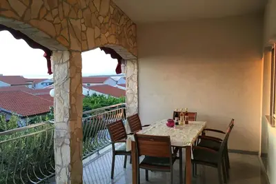 Image de Appartement de trois chambres avec la terrasse Vir (A-24289-b)