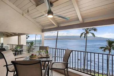 Image de Loa 403 Fully Remodeled Direct Oceanfront 2bd Maui Getaway Views of Maalaea Bay