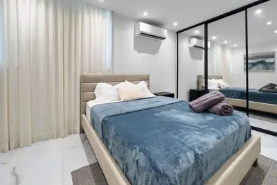 Hyde Park #7 | Comfy Apt W/ Parking @ San Juan