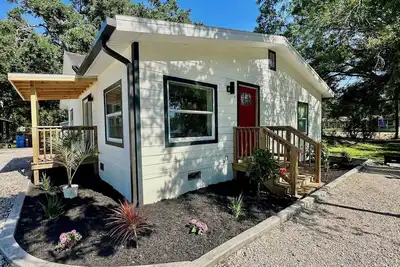 Image de 5 Bed Home - Central to Everything!