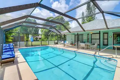 Image de 2 Mi to Water: Sebastian Home w/ Heated Pool!