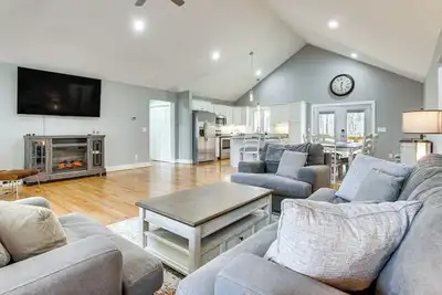 Image de Modern Retreat w/ Mtn Views in Maggie Valley!