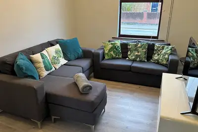 Image de Pittville Place - Cheltenham 2 bed Home - Near Pittville Park & Race Track