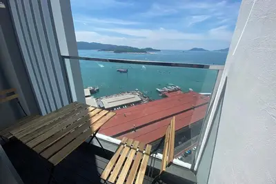 Image de 1-Bedroom Seaview Apartment at The Shore – With Sofa Bed & Balcony