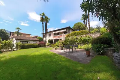 Image de First floor apartment in a two-family house in a sunny location with a large garden
