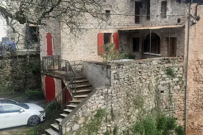 Image de Proche des rivières, à 10mn de Ruons, maison de village, calme avec terrasse