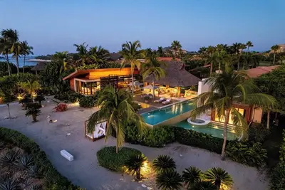 Image de Luxury Ocean View Villa Steps from the Beach