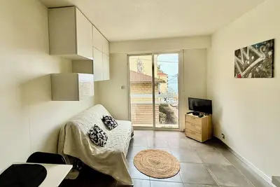Image de This condominium is a 0 bedroom(s), 1 bathrooms, located in Beausoleil, Al.