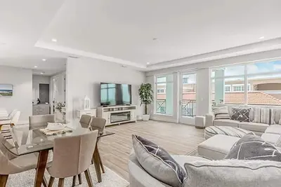 Image de Top-Floor Condo in Downtown Stuart