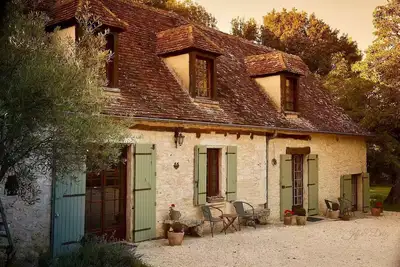 Image de Les cigales et les oiseaux chantent au coucher du soleil