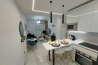 Image de Perfect Getaway in the center of Madrid - The Yellow Rose