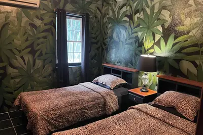 One Bedroom Suite - Close to Beach