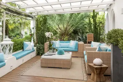 Image de Refined apartment with large terrace 2 minutes from shopping!