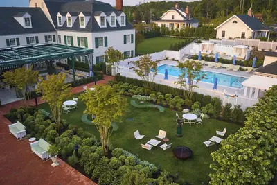 Image de Charming, Stand-alone, 2-Story Garden Cottage at Historic Canoe Place Inn