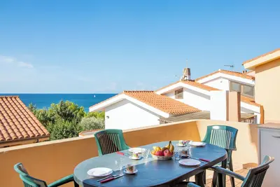 Appartamento fronte mare con terrazzo panoramico.