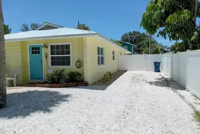 Image de Hummingbird 2 Beach House