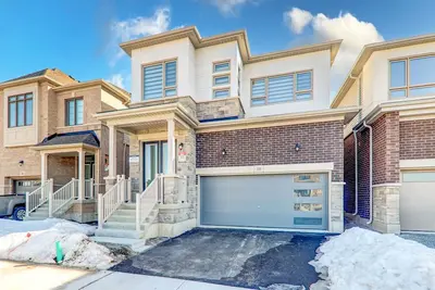 Image de Detached Brand New Modern Home In South Barrie with H+Me Technology