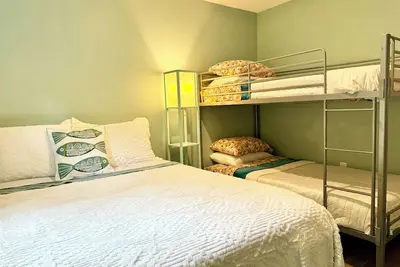 Image de Cayuga lake cottage with private lake access