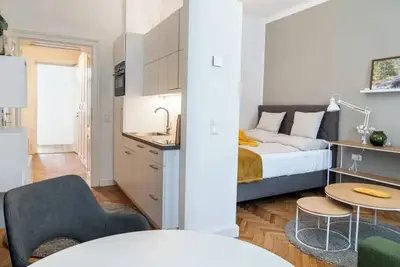 Image de Christina -Top 212- 2nd floor