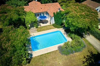 Image de Villa indépendante Deluxe, 2 salles de bain, piscine privée 6 personnes
