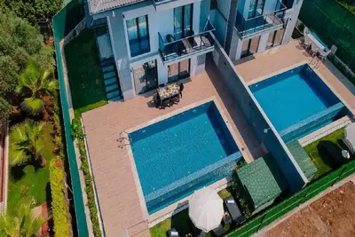 Image de FETHİYE ÖLÜDENİZ De ÖZEL Havuzlu MÜSTAKİL VİLLA