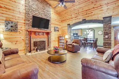 Image de Fire Pit + Game Room: Lakefront Escape in Trenton!